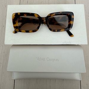 Velvet Canyon Golden Era Sunglasses - Eco Tort